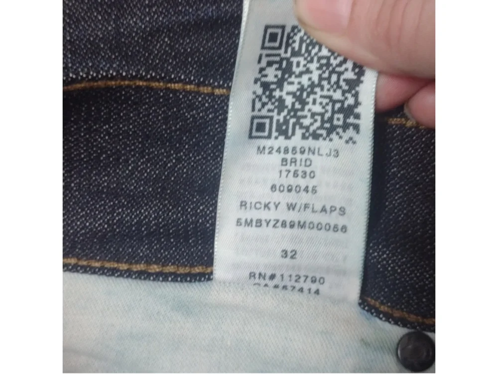 True Religion Ricky Relaxed Straight w. Flaps copper paint splatter jeans Sz 32